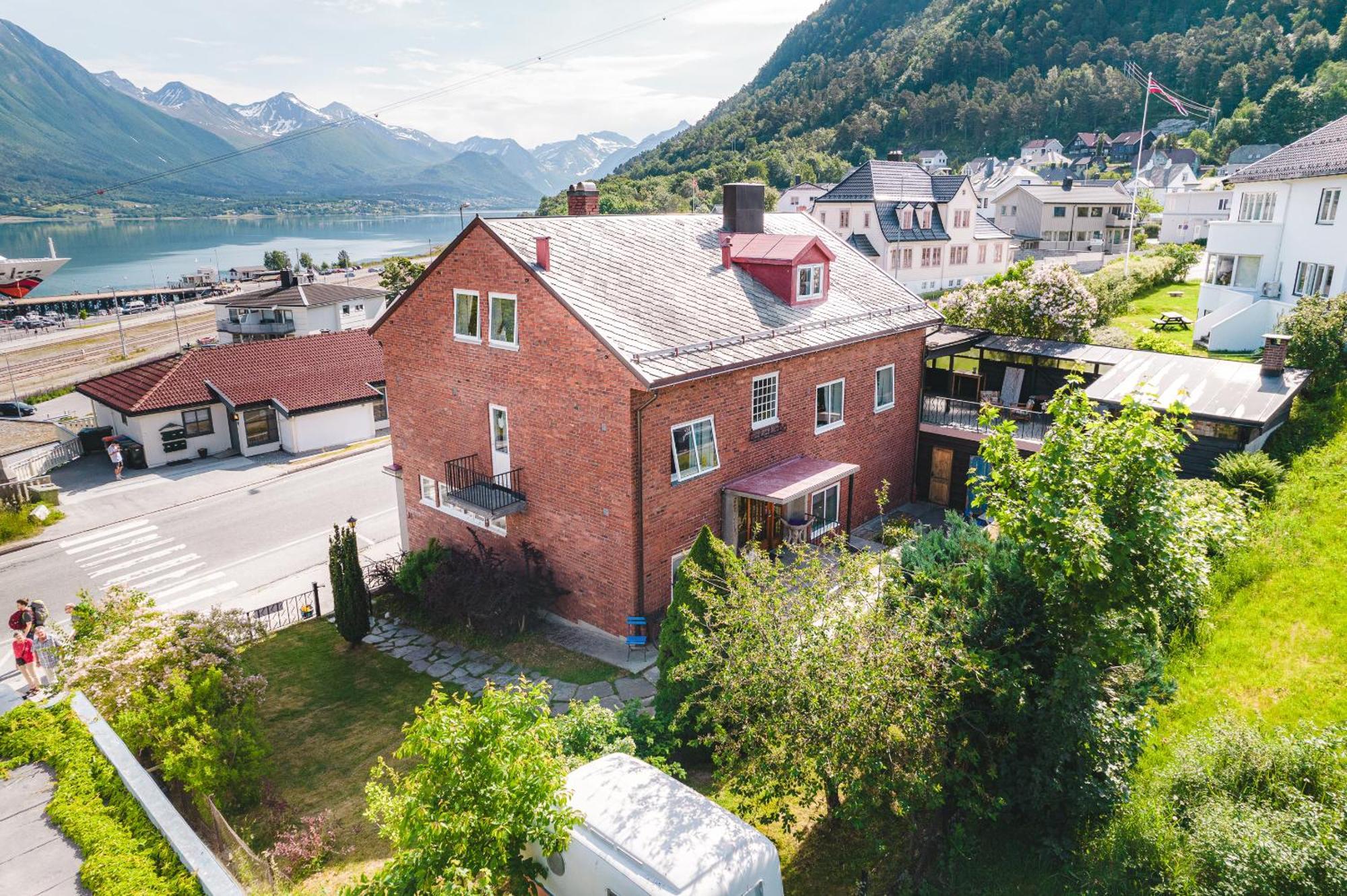 Tiglkak Hostel Andalsnes Ngoại thất bức ảnh