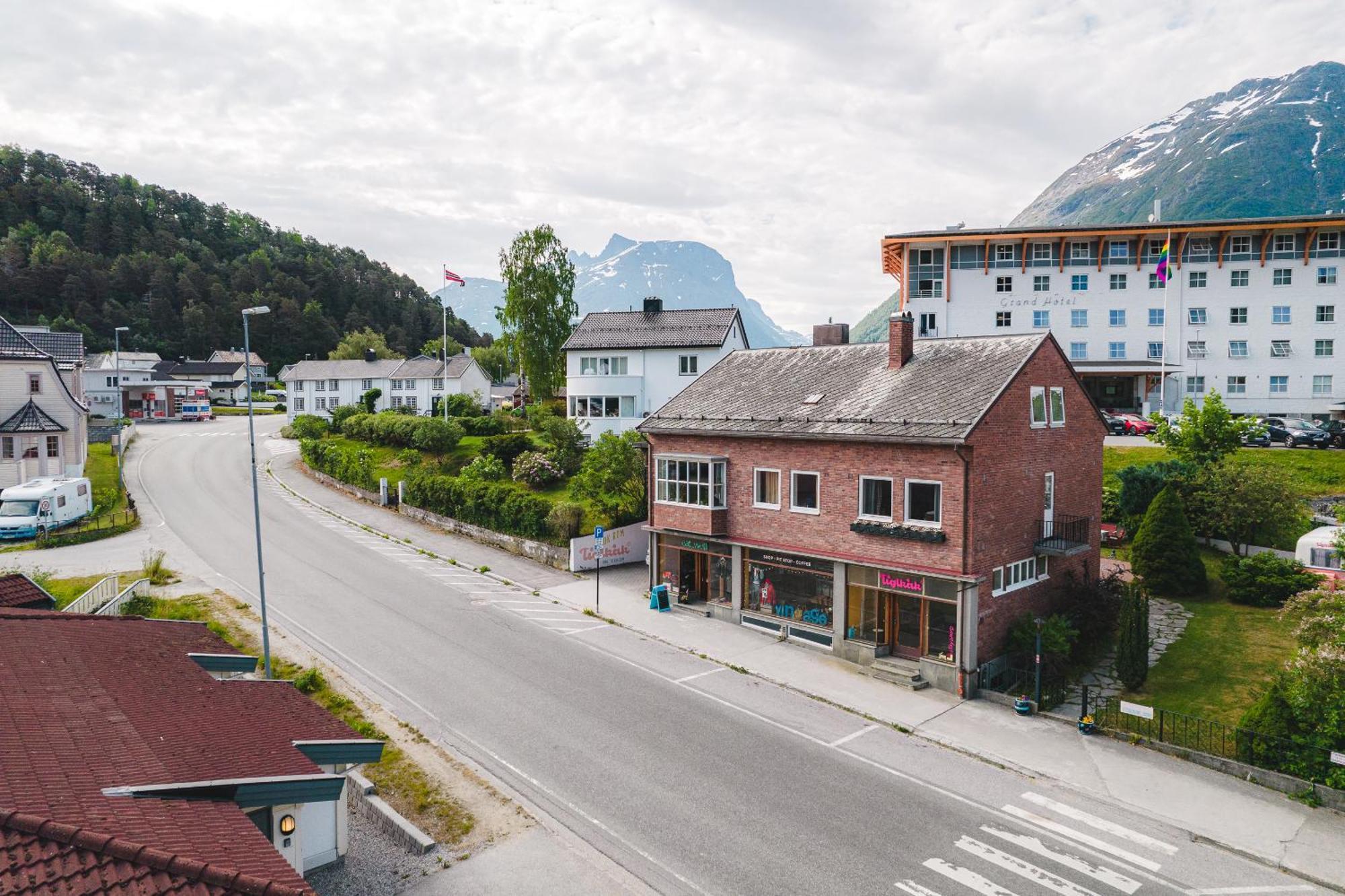 Tiglkak Hostel Andalsnes Ngoại thất bức ảnh